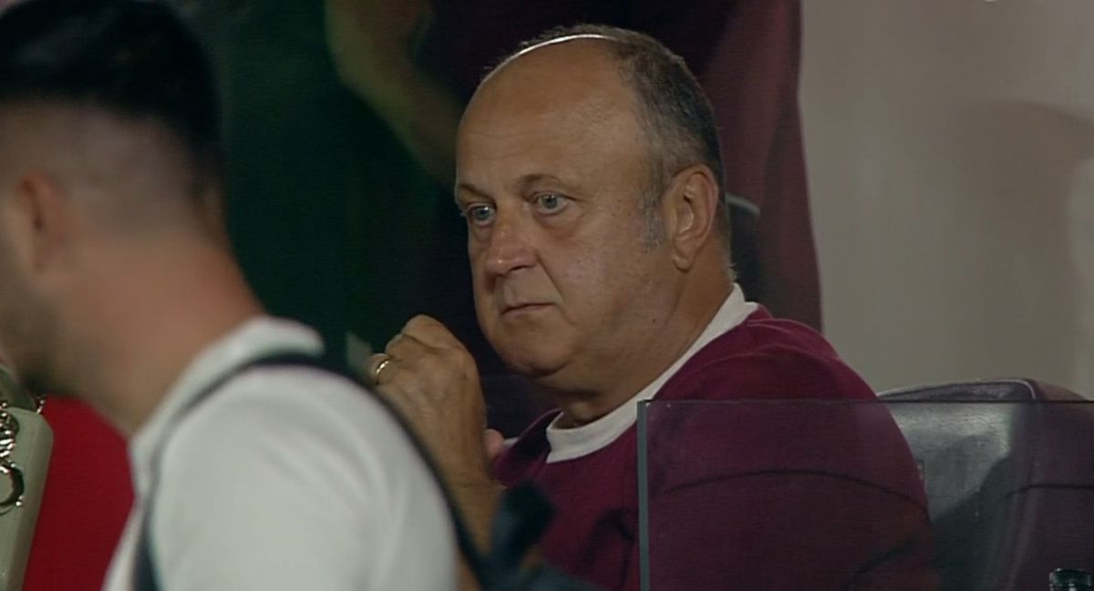 Fostul atacant al Rapidului, dezvăluiri incredibile despre scenele de la finalul partidei din Giulești: „Cei de la inelul 2 au aruncat cu floricele și cu suc spre loja domnului Șucu”