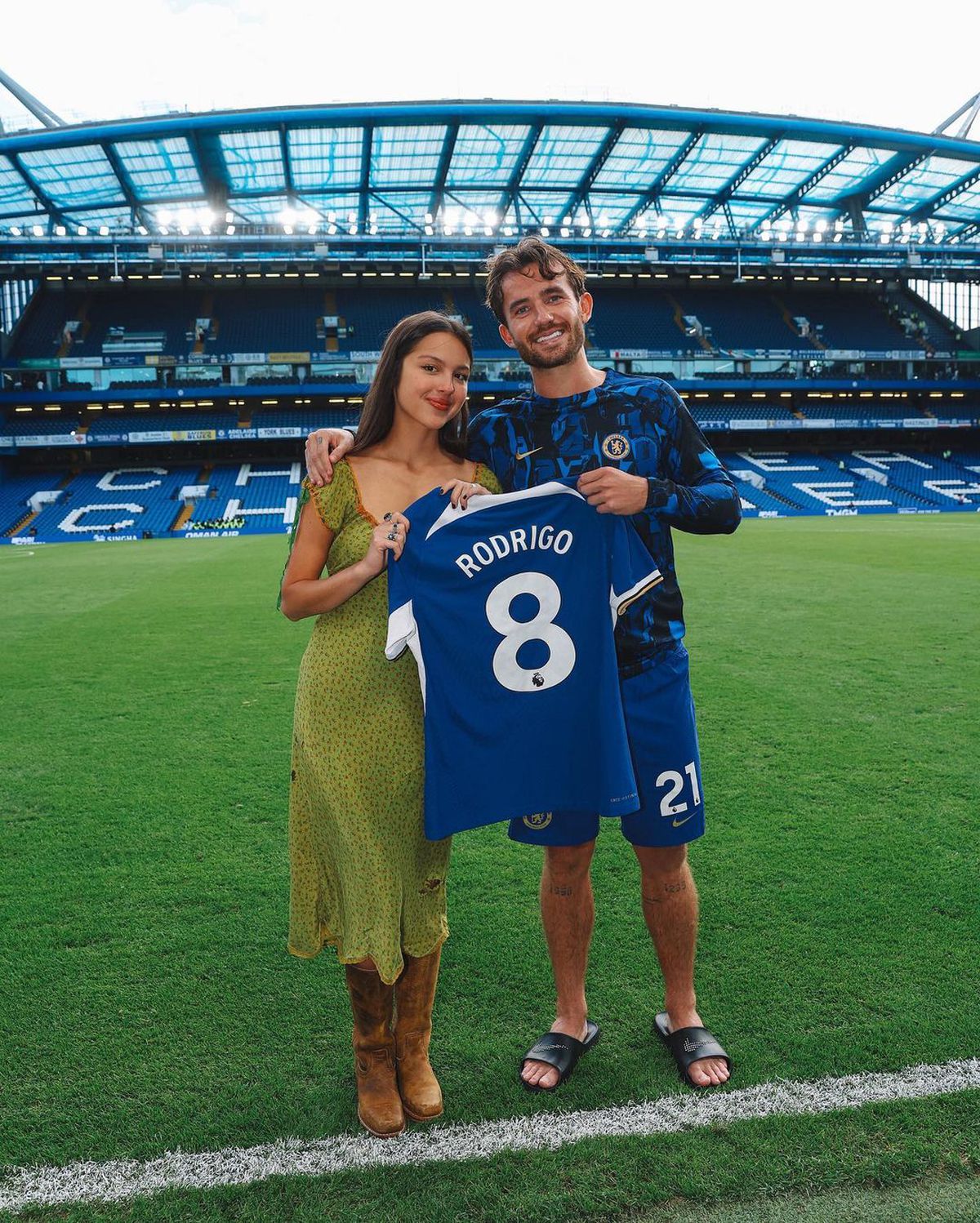 O cântăreață celebră din SUA, noua fană a lui Chelsea » A fost prezentă pe Stamford Bridge la meciul dintre londonezi și Liverpool