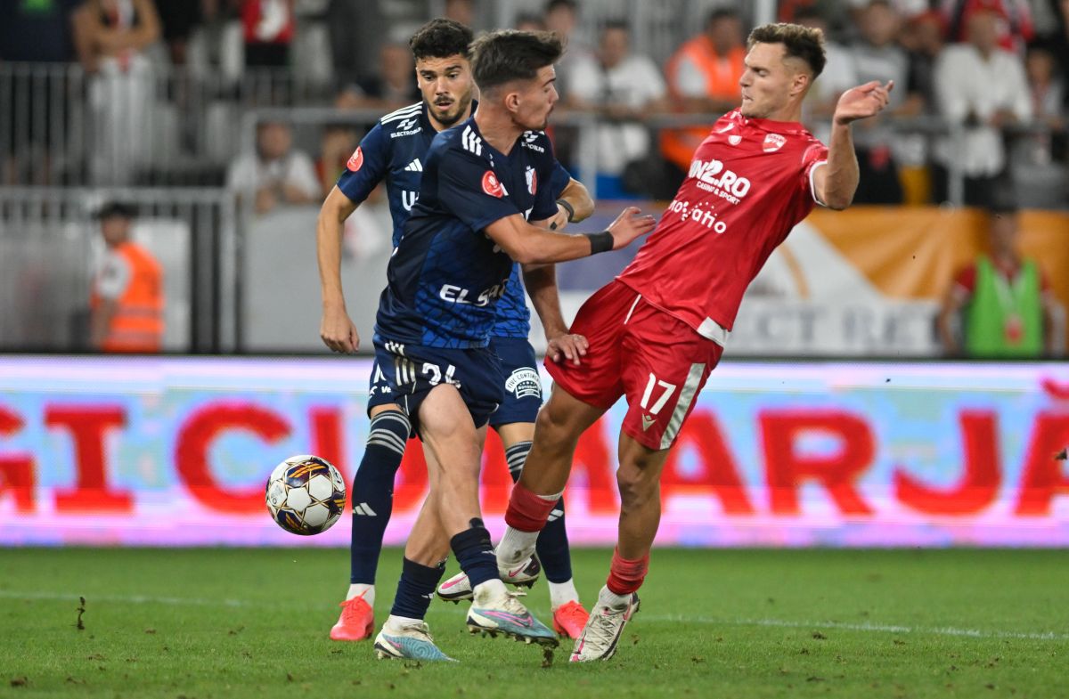 Cojocarule, ai dormit în prima repriză? A permis desfășurarea meciului Dinamo - FC Botoșani deși regulamentul a fost încălcat flagrant