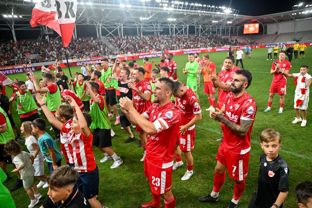 Cojocarule, ai dormit în prima repriză? A permis desfășurarea meciului Dinamo - FC Botoșani deși regulamentul a fost încălcat flagrant