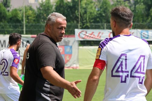 FC Argeș și CS Mioveni au remizat, scor 0-0, în runda secundă din Liga 2. Alexandru Pelici, antrenorul piteștenilor, consideră că a fost dezavantajat de arbitraj.