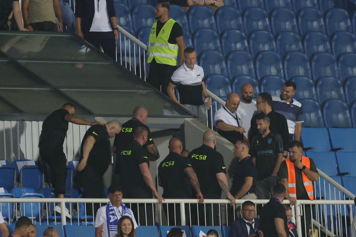 Mihai Stoica, la finalul meciului Drita - FCSB