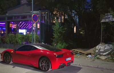 La pas prin cea mai ieftină capitală din Balcani » Cum arată Priştina la 17 ani de la declararea independenţei: lux și opulență prin mizerie