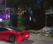 Imagine reprezentativă pentru Priştina: un Ferrari parcat în faţa unei cafenelem, lângă o grămadă de moloz FOTO: Ionuţ Iordache (GSP)