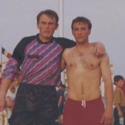 Daniel Laurențiu Heroiu și atacantul Sergiu Coman, după promovarea istorică a celor de la ARO Câmpulung Muscel