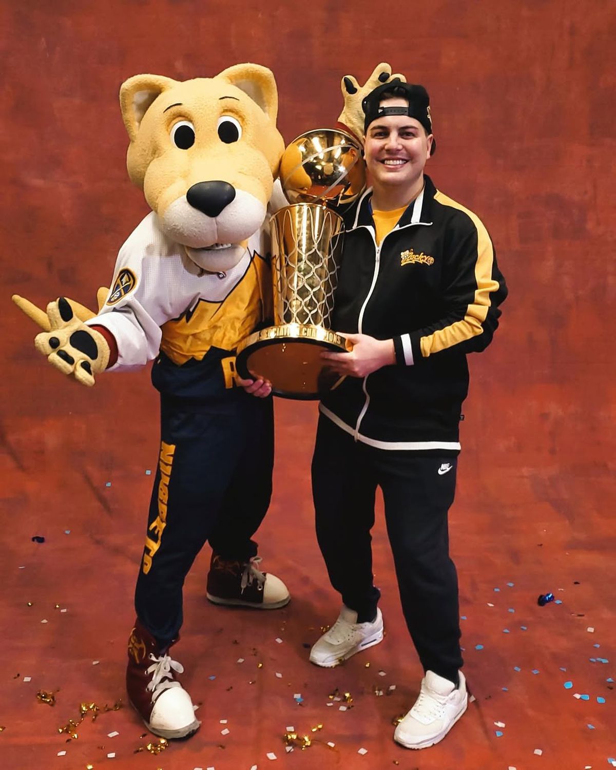 Mascota echipei, concediată după operație, dă în judecată clubul: „M-au trădat!”