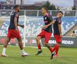 Cisotti și Crețu - Drita - FCSB, imagini de pe gazon, înainte de meci/ foto: Ionuț Iordache (GSP)