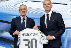 Real Madrid și-a prezentat oficial „bijuteria argentiniană” » Perez exultă: „Unul dintre cele mai mari talente apărute în fotbalul mondial”