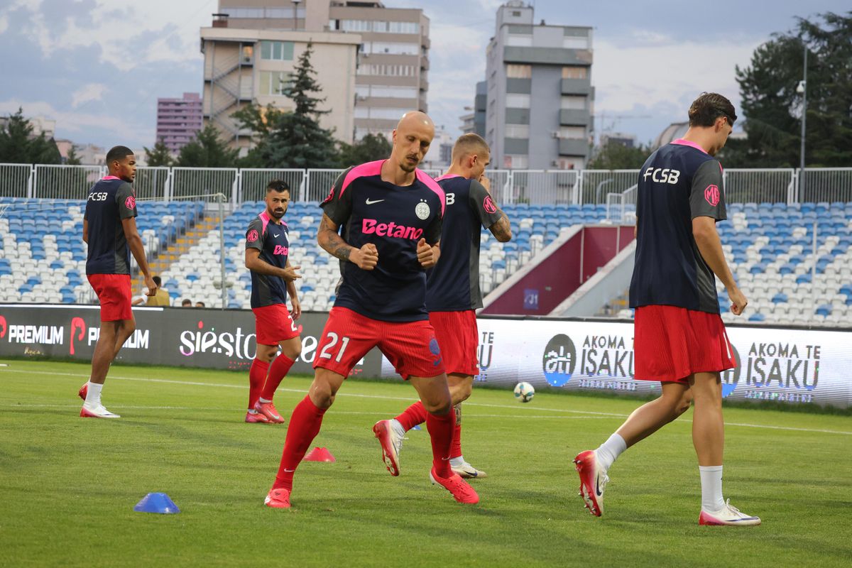 Drita - FCSB, imagini de pe gazon, înainte de meci