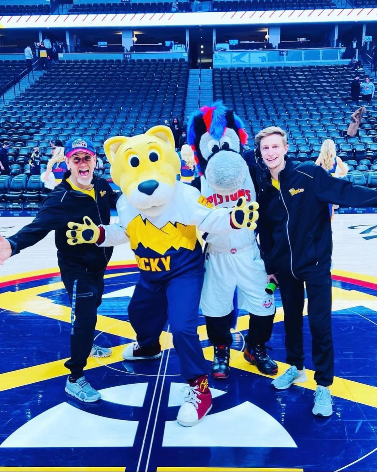 Mascota echipei, concediată după operație, dă în judecată clubul: „M-au trădat!”