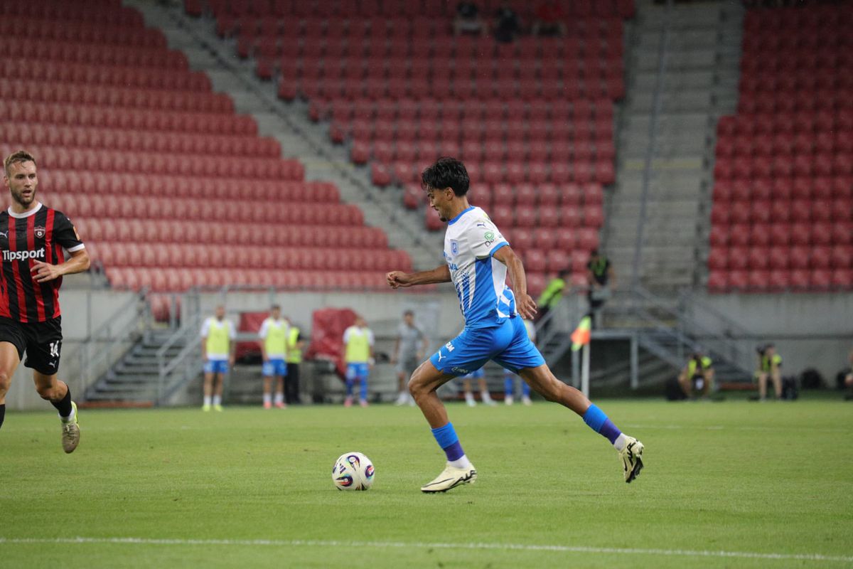 Universitatea Craiova merge în play-off, la capătul celei mai nebune „duble” din Conference League » Întoarsă de la 0-4, echipa lui Rădoi s-a descătușat în prelungiri! Pe cine va înfrunta