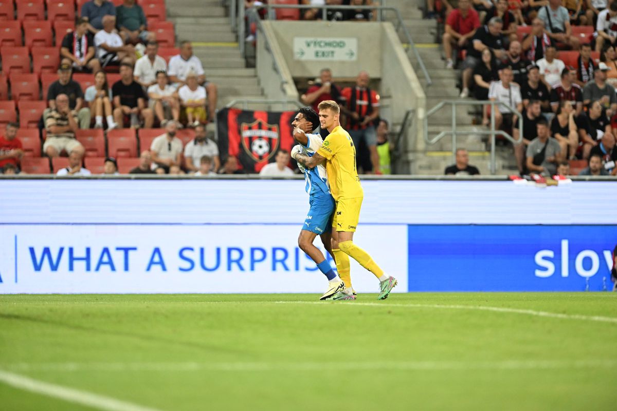 Universitatea Craiova merge în play-off, la capătul celei mai nebune „duble” din Conference League » Întoarsă de la 0-4, echipa lui Rădoi s-a descătușat în prelungiri! Pe cine va înfrunta