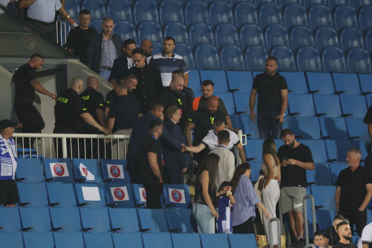 Mihai Stoica, la finalul meciului Drita - FCSB