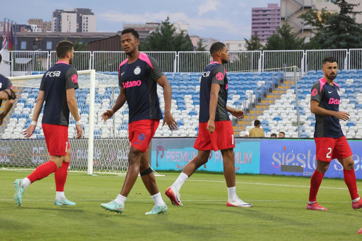 Drita - FCSB, imagini de pe gazon, înainte de meci
