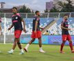 Șut, Bîrligea , Miculescu - Drita - FCSB, imagini de pe gazon, înainte de meci/ foto: Ionuț Iordache (GSP)