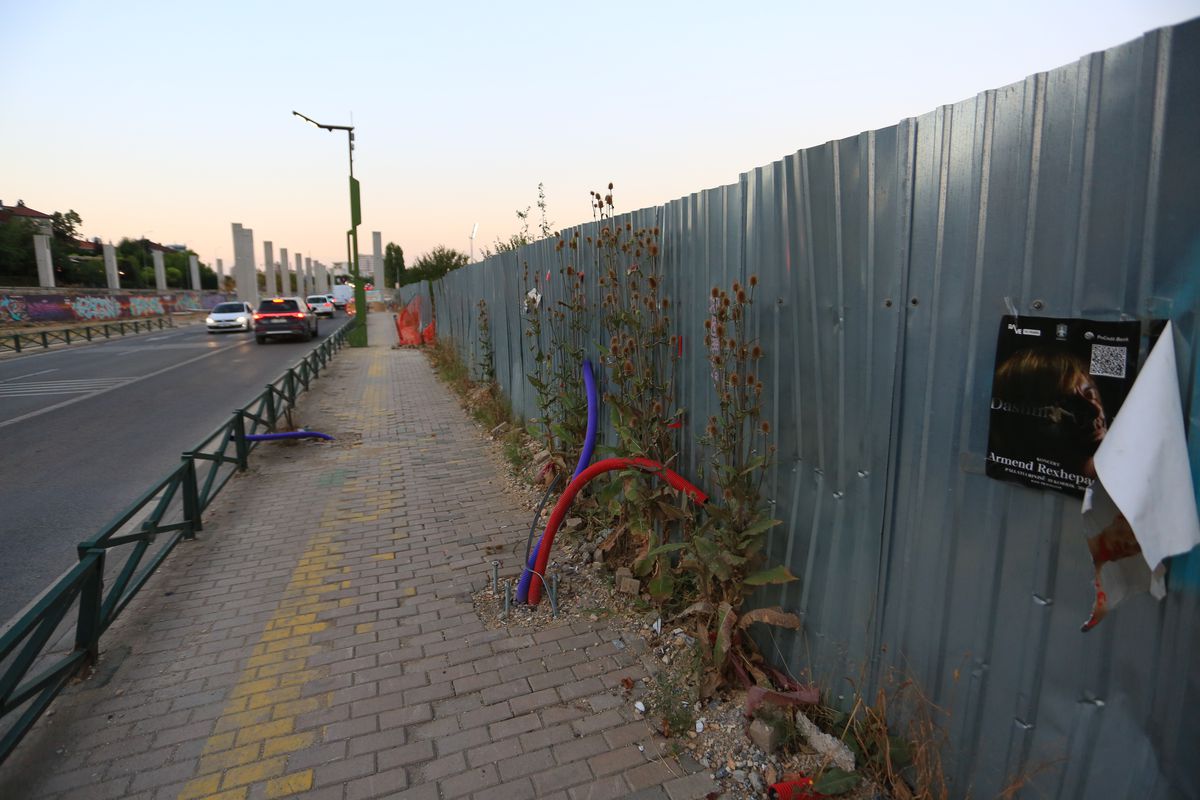 La pas prin cea mai ieftină capitală din Balcani » Cum arată Priştina la 17 ani de la declararea independenţei: lux și opulență prin mizerie