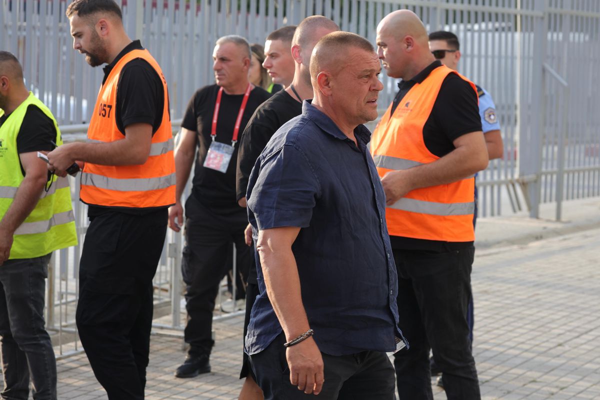 Suporterii care au făcut deplasarea cu FCSB pentru meciul cu Drita / Foto: GSP