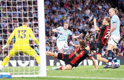 Tutorial în Premier League: cum să-ți vinzi toată apărarea într-un singur mercato