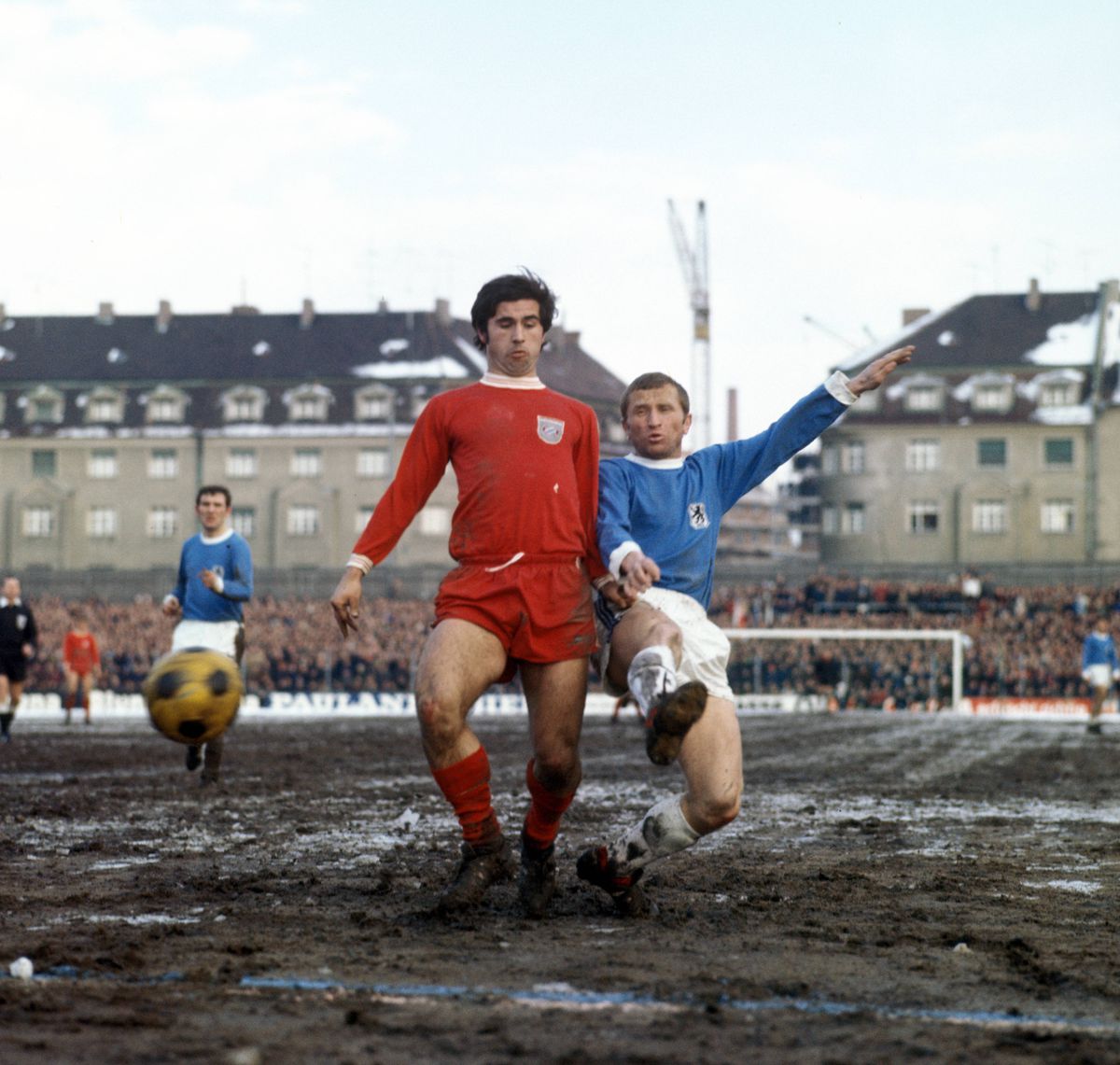 „Hadde” a bombardat Bundesliga, a ajuns campion mondial, apoi s-a refugiat între sticle și și-a pierdut, la propriu, toate amintirile! Povestea uluitoare a unui geniu al fotbalului