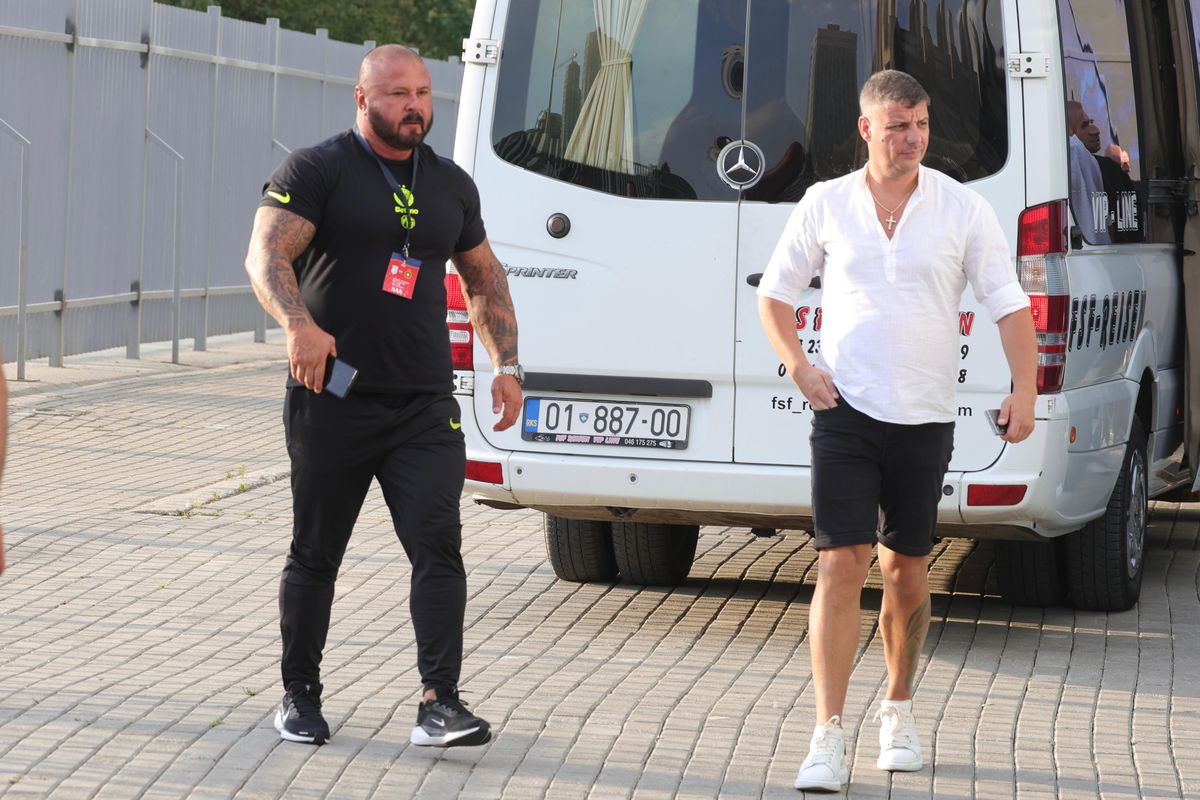 Suporterii care au făcut deplasarea cu FCSB pentru meciul cu Drita / Foto: GSP