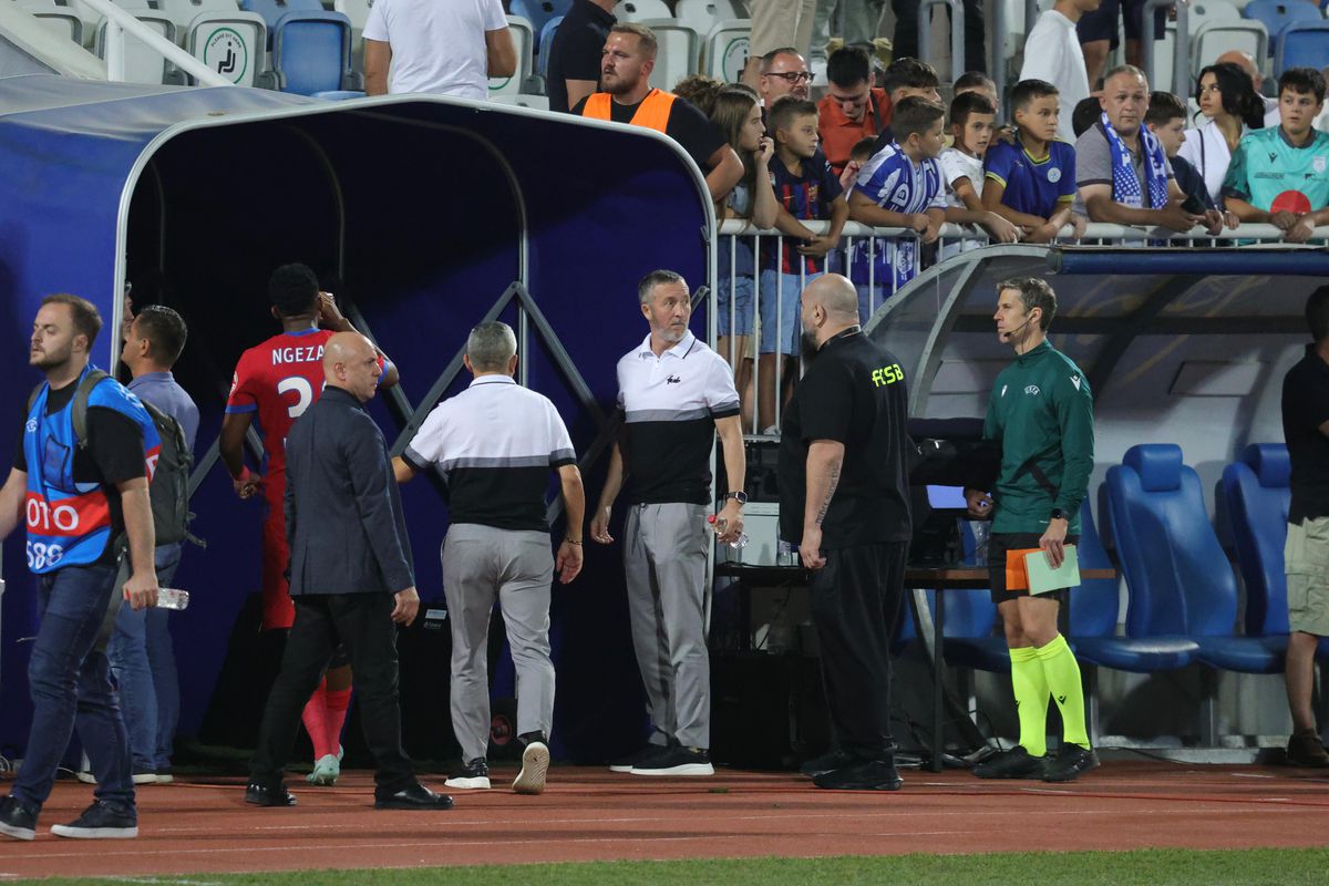 Mihai Stoica, la finalul meciului Drita - FCSB