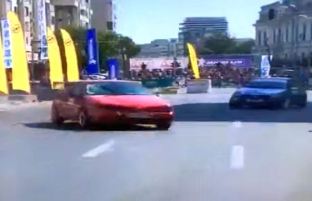 VIDEO/UPDATE Accident la Super Rally Craiova! Clipe de panică, după ce un pilot a derapat: victimele au suferit răni ușoare » Atenție, imagini cu puternic impact emoțional