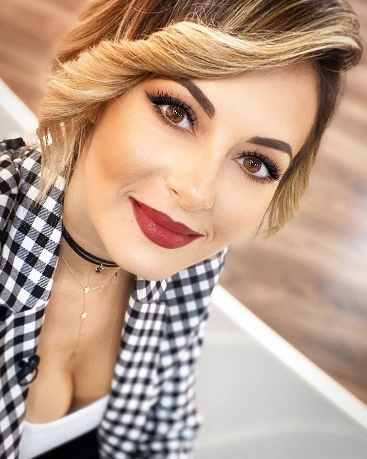 FOTO Apariții hot în fiecare dimineață! Eda, cea mai atrăgătoare prezență de la TVR