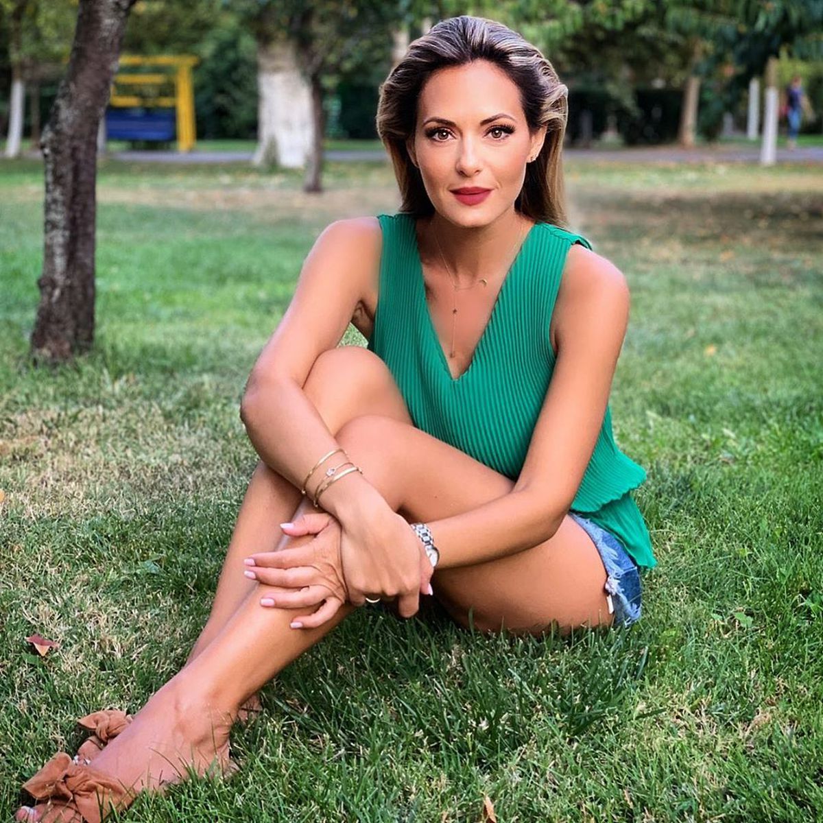 FOTO Apariții hot în fiecare dimineață! Eda, cea mai atrăgătoare prezență de la TVR