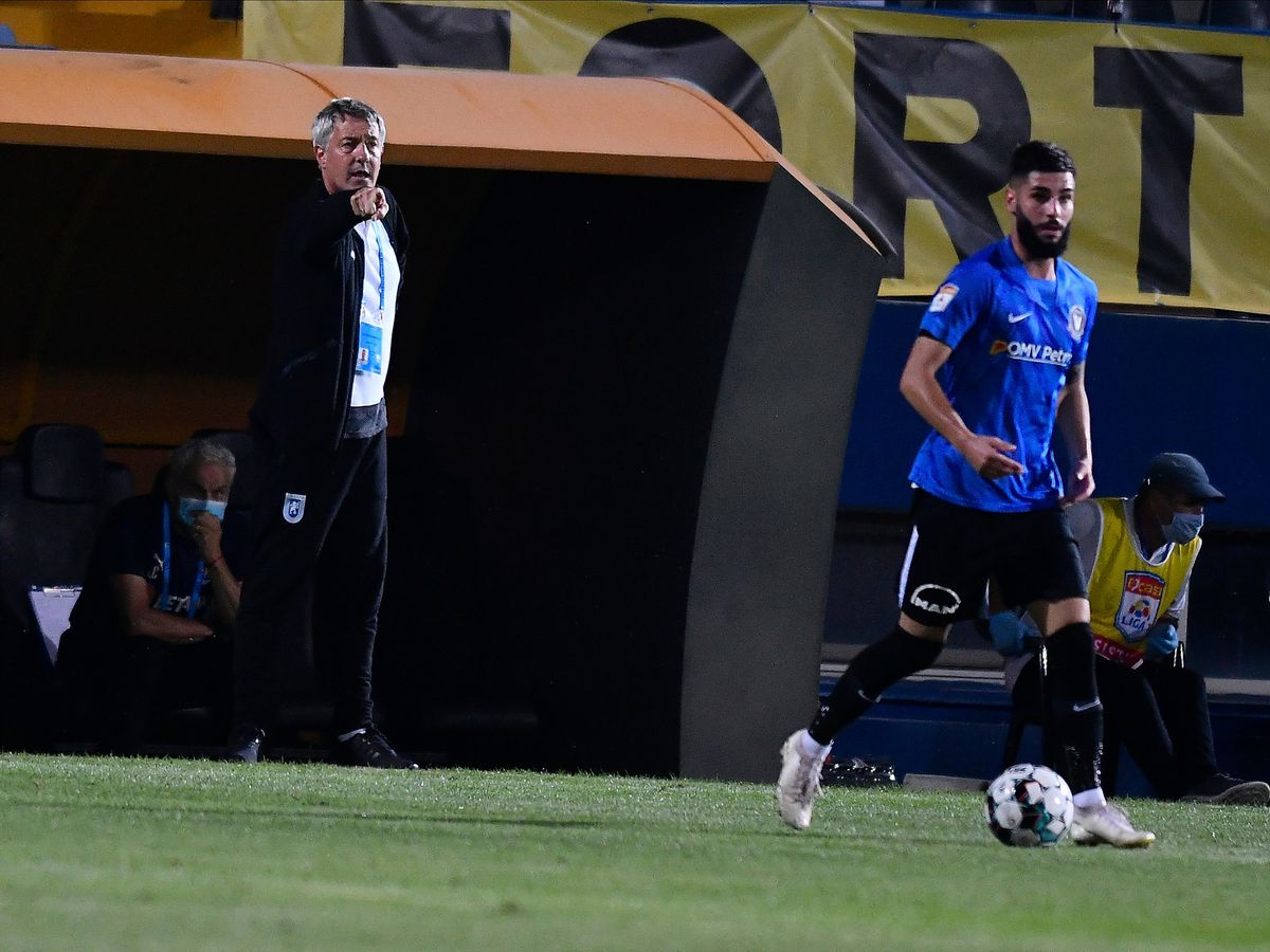 CS UNIVERSITATEA CRAIOVA. Nicușor Bancu, deranjat de criticile specialiștilor: „Vobesc unii care au jucat fotbal în fața televizorului” » A primit rapid o replică acidă la GSP Live