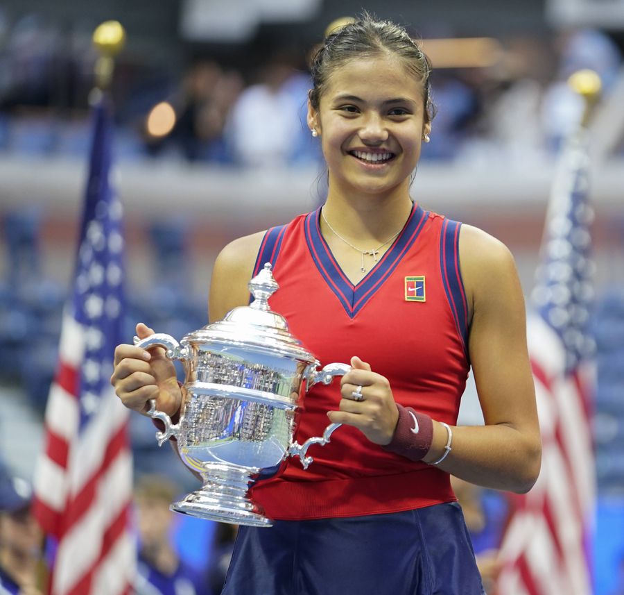 Emma Răducanu, campioană la US Open // FOTO: Imago Răducanu, Halep și Andreescu, campioane cu ascensiuni diferite » Cum au ajuns în vârful tenisului: doar canadianca și britanica au avut sprijinul federației