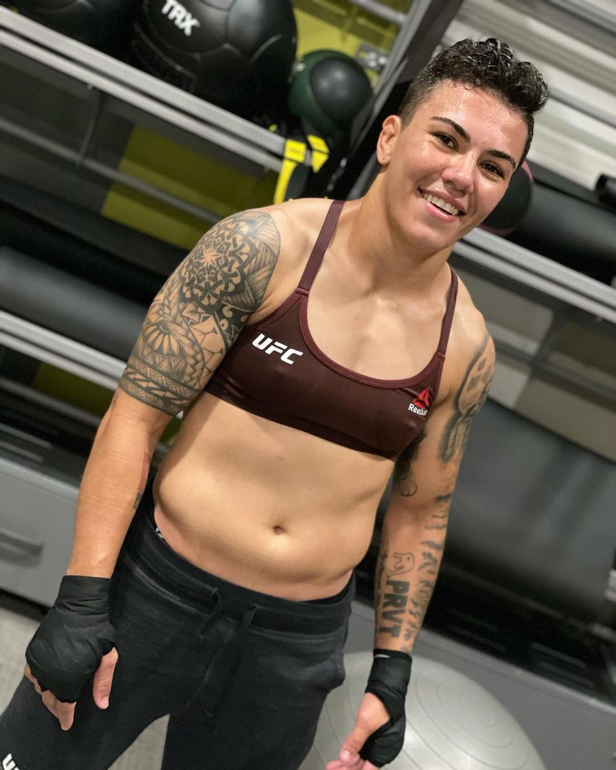 O luptătoare din UFC spune că trăiește din banii de pe OnlyFans: „Mi-am plătit mașina și chiria pe 6-7 luni”