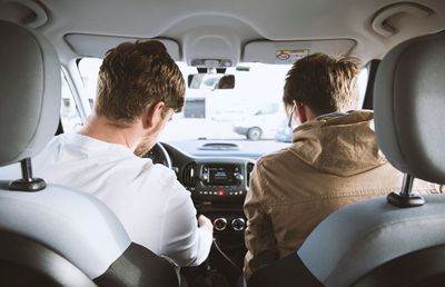 A venit momentul să schimbi permisul? Iată cum obții fișa medicală auto!