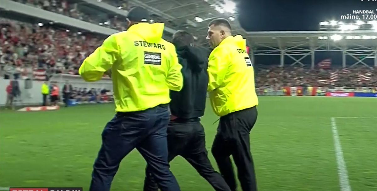 I-a „rupt frânele” » Bărbatul care a fentat un steward la Dinamo - Slobozia a explicat de ce a intrat pe teren: „Voiam să creez o diversiune”
