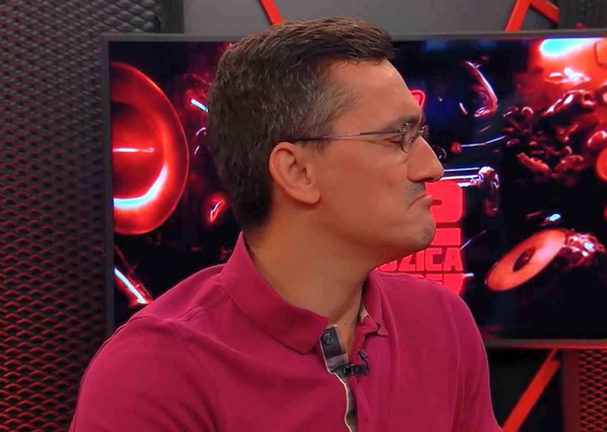 A urcat pe scena de la Vocea României și nimeni nu și-a dat seama că e fiul legendei sportului românesc