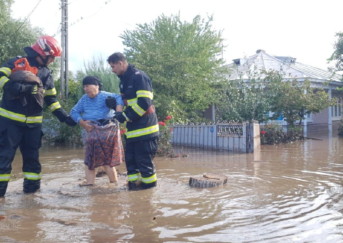 Inundații în Pechea, localitatea natală a lui Lucian Bute