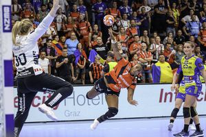 Gloria Bistrița a ținut aproape de Metz, echipă cu pretenții de Final Four în Liga Campionilor » Un nou star în handbalul românesc