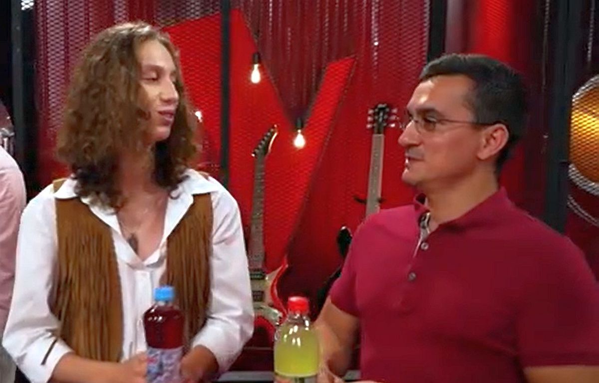 A urcat pe scena de la Vocea României și nimeni nu și-a dat seama că e fiul legendei sportului românesc