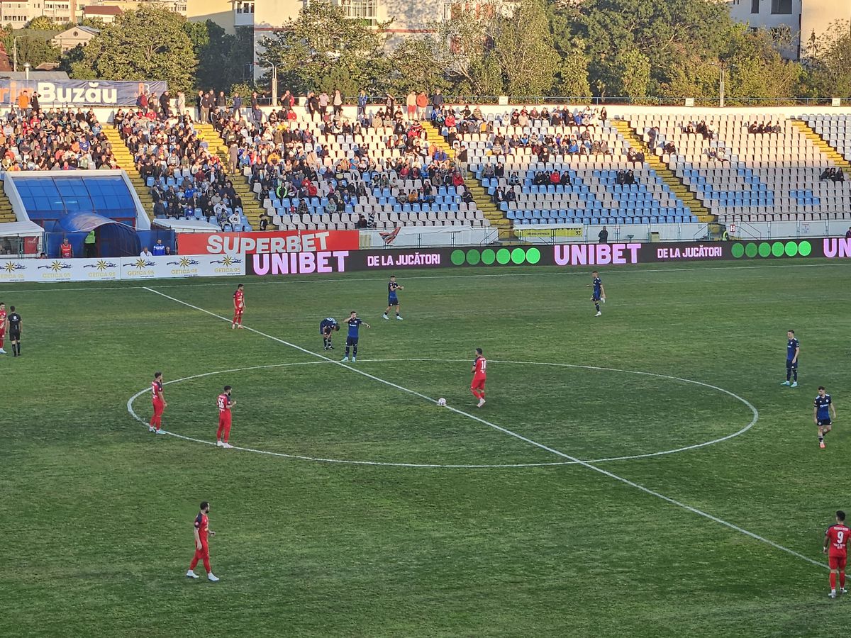 Gloria Buzău și Oțelul Galați au terminat la egalitate în Crâng » Eugen Neagoe și Dorinel Munteanu s-au anihilat reciproc