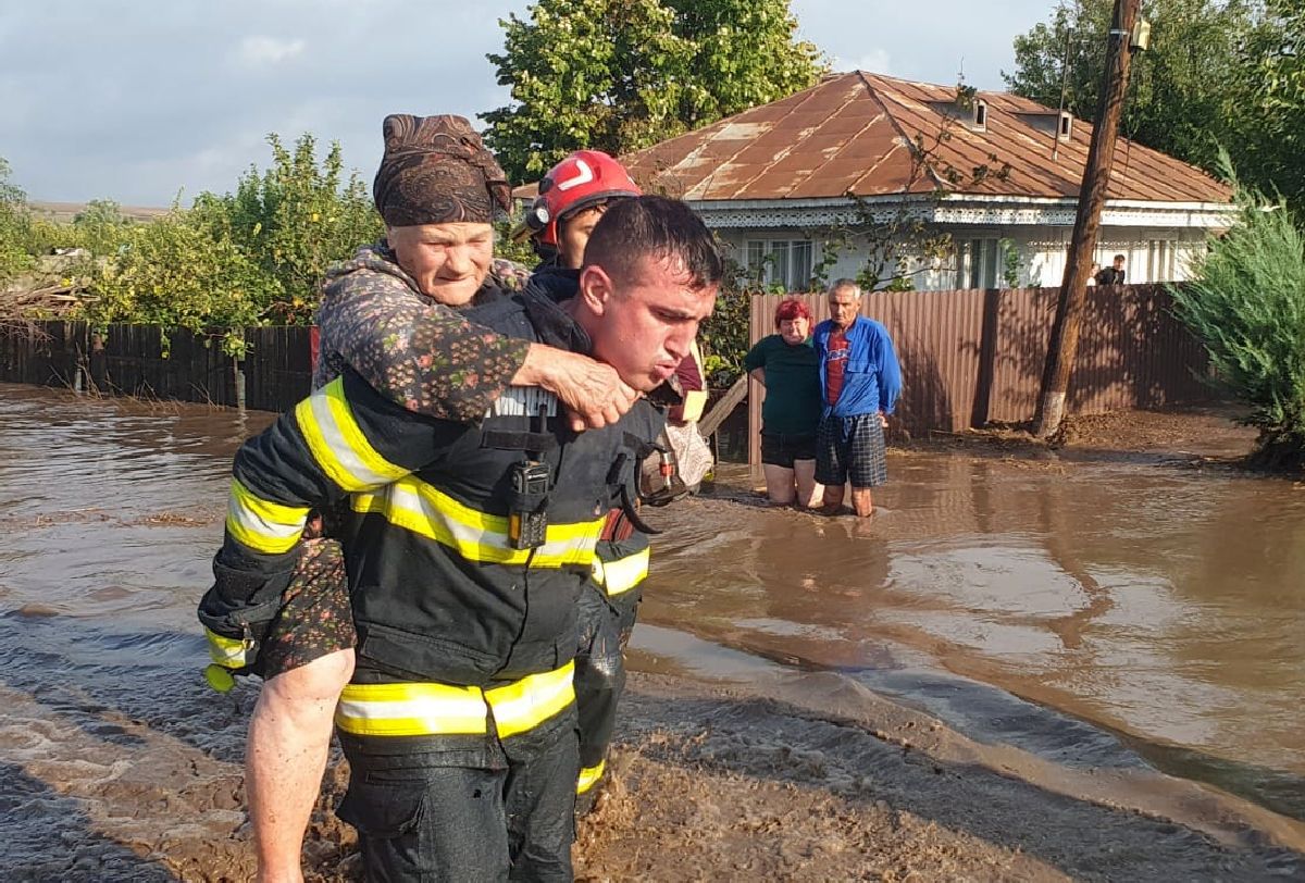 Inundații în Pechea, localitatea natală a lui Lucian Bute