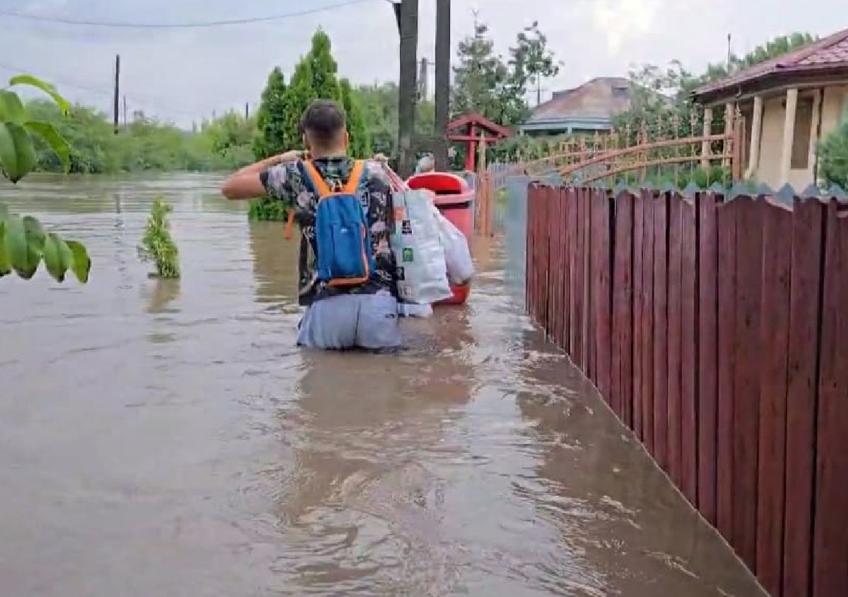 Inundații în Pechea, localitatea natală a lui Lucian Bute