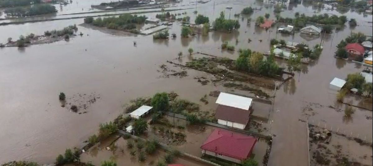 Inundații în Pechea, localitatea natală a lui Lucian Bute