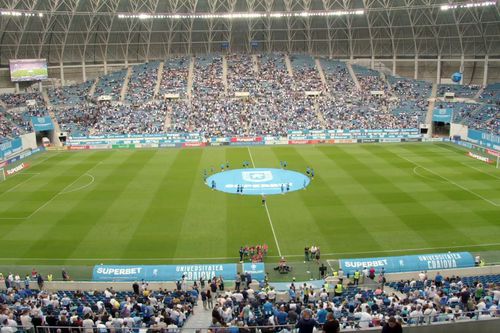 Universitatea Craiova a pus în vânzare pachetele pentru cele 3 meciuri din Conference League. Oltenii le vor înfrunta pe teren propriu pe Noah, Sparta Praga și Mainz.