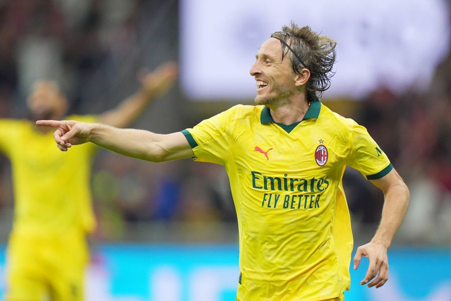 Matteo Duțu a avut prilejul să se pregătească în numeroase ocazii alături de Luka Modric la Milan / Foto: Imago E căpitan la Milan și are de ales în continuare între România și Italia: „Nu se știe niciodată” + Ce sfaturi a primit de la Modric