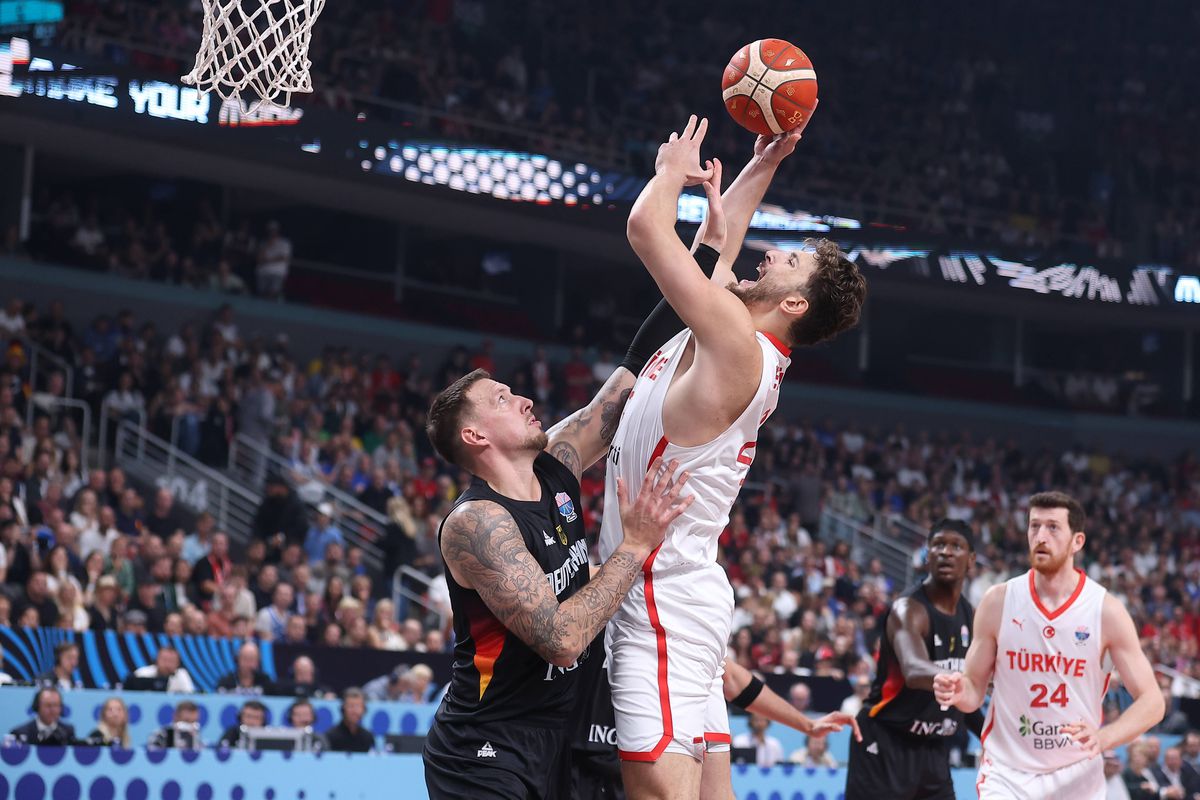 Pentru prima oară după 1993, Germania este campioana Europei la baschet masculin » Caracter remarcabil arătat în finala cu Turcia