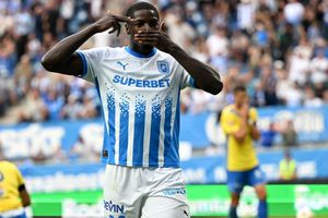 Steven Nsimba rămâne la Universitatea Craiova! Anunț din interior: „A refuzat o ofertă foarte mare pentru el din China”