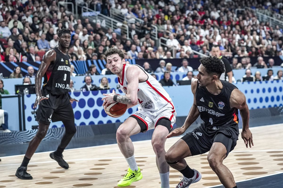 Pentru prima oară după 1993, Germania este campioana Europei la baschet masculin » Caracter remarcabil arătat în finala cu Turcia