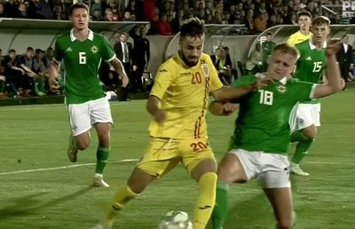ROMÂNIA U21 - IRLANDA DE NORD  U21 // FOTO România U21, dezavantajată de arbitru! Penalty clar neacordat în finalul primei reprize