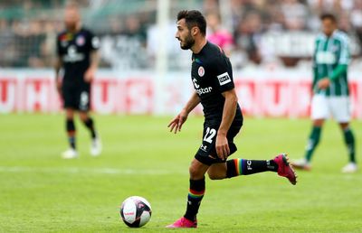 Cenk Șahin, dat afară de St. Pauli, după ce a postat mesaje de susținere pentru atacul Turciei în Siria