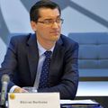 „Un proiect serios? Adică?
