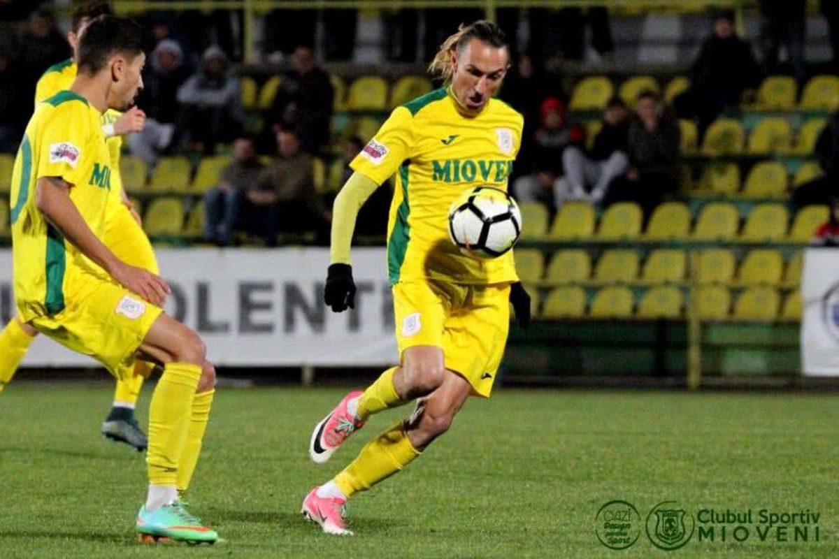 EXCLUSIV ȘOCANT! Fotbalistul cu 60 de meciuri în Liga 1 a recunoscut abia acum: „Nu văd nimic cu ochiul drept. Întuneric! De-aia m-a și refuzat Dinamo”